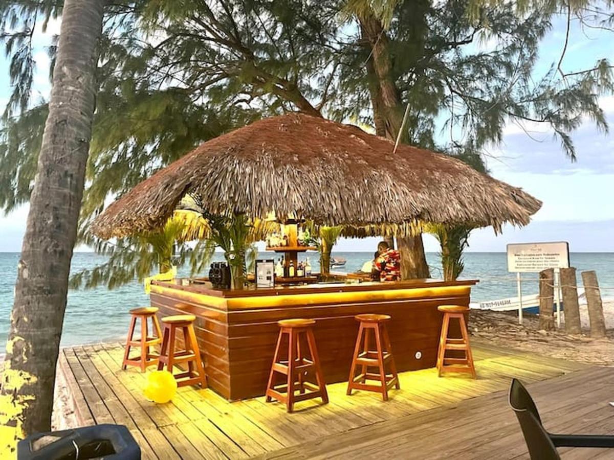 Chic Beachfront Apartment - Private Beach Access Punta Cana Eksteriør bilde